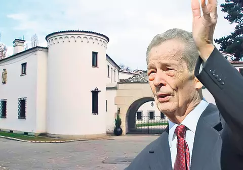 3.000 de oameni i-au zis «La mulţi ani» Regelui Mihai