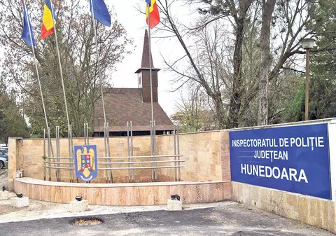 Preotul-poliţist are parohie în curtea IPJ