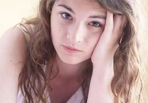 Andreea, studentă în Anglia, are un mesaj dur pentru CELE DOUĂ CATEGORII DE ROMÂNI DIN MAREA BRITANIE. De acord cu ea?