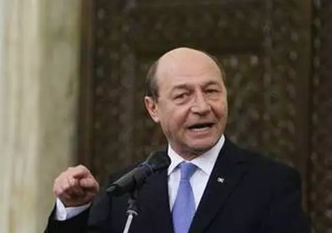 Traian Băsescu vorbeşte despre naţionala României şi despre Piţurcă. ANALIZA VA DEVENI VIRALĂ. Vezi de ce!
