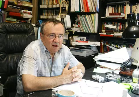 DETALII BOMBĂ! Ion Cristoiu a dat cărţile pe faţă. DECIZIA SA A SURPRINS TOATĂ PRESA ROMÂNEASCĂ 