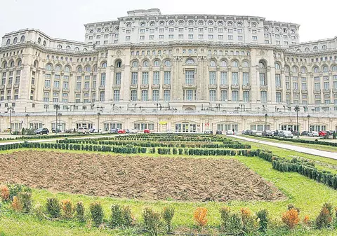 «Ziua Porţilor Deschise» la Parlament, pe 1 Decembrie