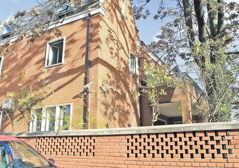 Geoană rămâne în vila statului!