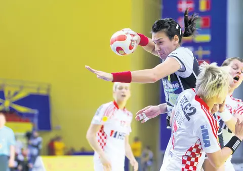 După 11 luni de pauză, Cristina Neagu s-a întors printre tricolore