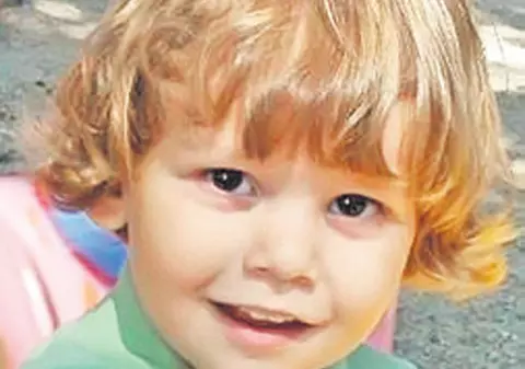 BLESTEMUL FAMILIEI BĂIEŢELULUI OMORÂT DE MAIDANEZI. Iată CE A PĂŢIT TATĂL copilului, astăzi, LA CIMITIR