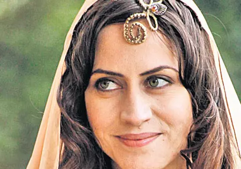 Selen Ozturk sau Gulfem din «Suleyman Magnificul» deţine secretul frumuseţii