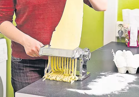 Nu mai cumpăra paste! Învaţă să le faci acasă