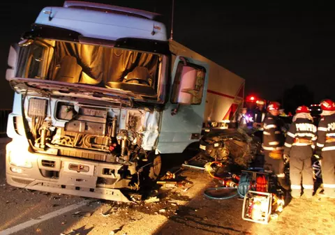 Accident grav în Bistriţa-Năsăud! Două camioane s-au ciocnit pe pe DN 17