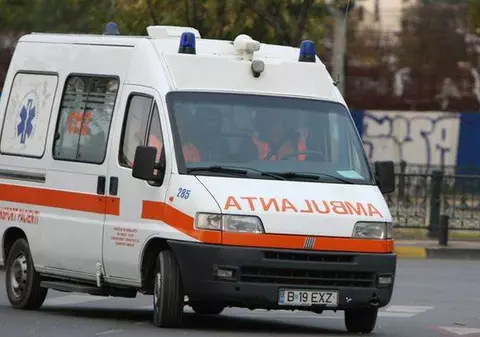 O persoană a murit şi alte cinci au fost rănite, într-un accident auto, în Argeş