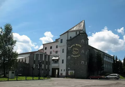 URMAŞUL PĂRINTELUI lui Dracula vine în România! Vezi CE PLANURI ARE STRĂNEPOTUL lui Bram Stocker! 