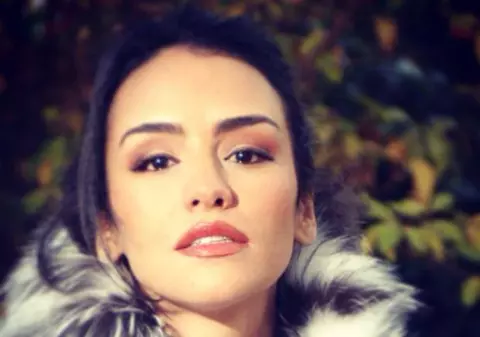 ADRIAN MUTU, în cel mai tandru moment al său! Uite cum a fost FOTOGRAFIAT în PAT de CONSUELO!