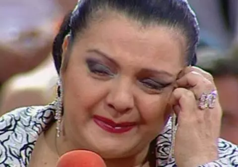 Ca SĂ UITE DE SUPĂRARE, Cornelia Catanga ŞI-A SCHIMBAT LOOK-ul