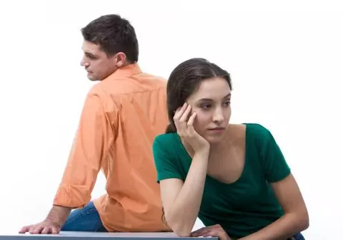 N-o să crezi cu ce trebuie să vii de acasă pentru a-ţi merge bine în cuplu! 