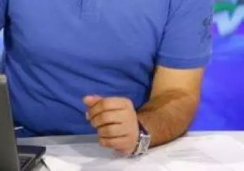 IMAGINE ÎN PREMIERĂ. Uite CUM ARĂTA un CELEBRU PREZENTATOR DE ŞTIRI la 18 ani | FOTO