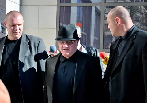 Mitică Dragomir a venit la Tribunal însoţit de bodyguarzi. Vezi de cine se teme şeful Ligii Profesioniste de Fotbal - FOTO EXCLUSIV