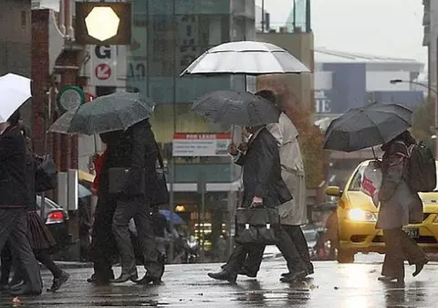 VREMEA FRUMOASĂ A LUAT SFÂRŞIT! Vezi PROGNOZA METEO pentru zilele următoare!