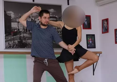 UAU! CE SOŢIE BUNĂ are OCTAVIAN STRUNILĂ, actorul care a făcut SENZAŢIE în "INIMĂ DE ŢIGAN" şi "TANTI FLORICA"! FOTO