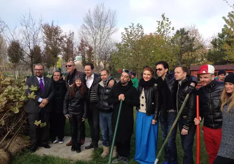 EXCLUSIV! VEDETE LA SAPĂ. Uite CINE A LĂSAT MICROFONUL pentru natură