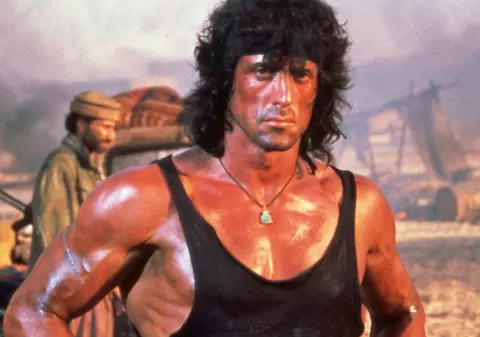 «Rambo» de Botoşani s-a cusut singur, după ce s-a tăiat cu drujba