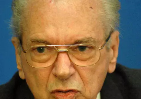 Apropiatul lui Vadim Tudor şi avocatul lui Năstase, propus la Curtea Constituţională