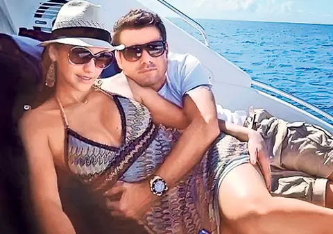 Greii fotbalului se pregătesc să intre în noul an! Petrec la mare şi la munte