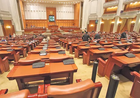 Parlamentarii au chiulit ca să nu-şi asume răspunderea! Joacă alba-neagra cu «Roşia Montană»