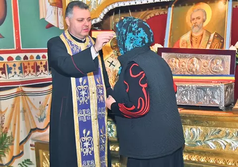 Preotul Emil Nedelea Cărămizaru: «O femeie s-a vindecat de cancer după ce s-a rugat la Sf. Nicolae» | FOTO