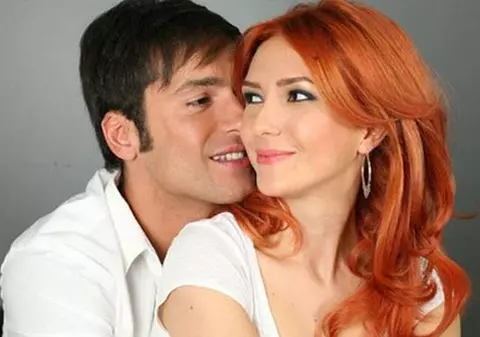 DRAGOSTEA ÎI SCLIPEŞTE ÎN OCHI! Adela Popescu RESPIRĂ IUBIRE alături de Radu Vâlcan | FOTO