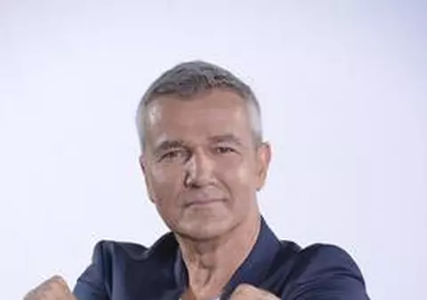 Toată ţara vrea să ştie: CUM ARATĂ FEMEIA CARE I-A FĂCUT TREI COPII LUI BITTMAN? E DE-A DREPTUL SUPERBĂ