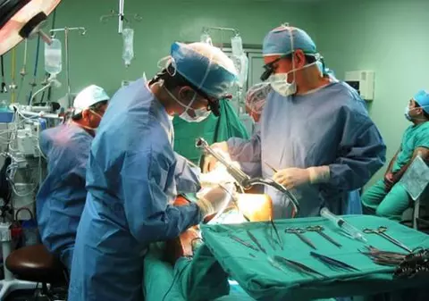 Doamne, Dumnezeule, NU-I POSIBIL AŞA CEVA! Un chirurg sadic ŞI-AR FI BĂTUT JOC ÎN ULTIMUL HAL DE SUFERINZI