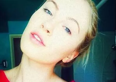S-a făcut majoră de acum! FIICA CELEBREI KIM BASINGER TRANSMITE INSTINCTUL FATAL MAI BINE CA MAM EI | FOTO 
