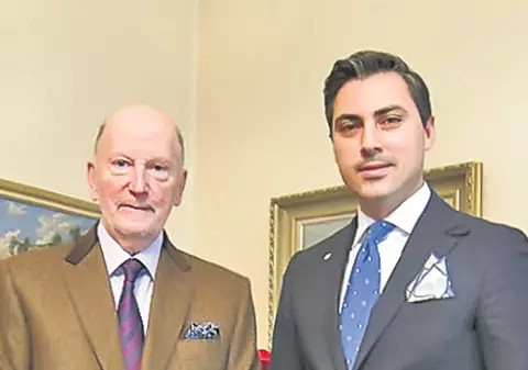 Alexandru Ciucu îl îmbracă şi pe regele Simeon al bulgarilor