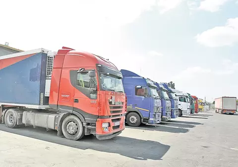 Transportatorii intră în grevă generală