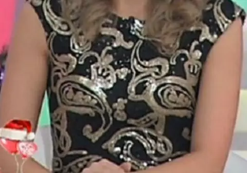 O celebră vedetă de televiziune A VĂRSAT LACRIMI DE DURERE ÎN DIRECT! NICIODATĂ NU A FOST VĂZUTĂ AŞA. Ce a cauzat reacţia?