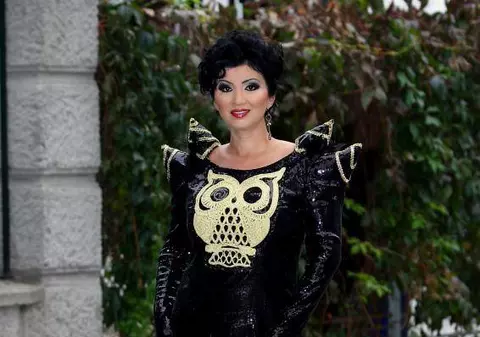 După ce Răzvan Ciobanu a criticat o rochie creată de Adriana Bahmuţeanu, aceasta A LUAT FOC! Vezi ce ACUZAŢII GRAVE îi aduce designerului!