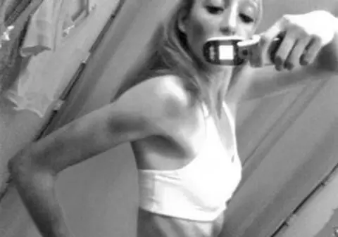 Franța interzice modelele foarte slabe