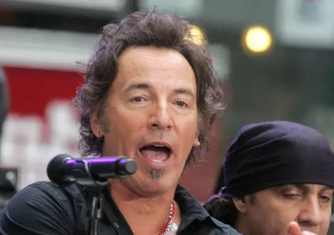 Versurile piesei "Born To Run", scrise de mână de Bruce Springsteen, vândute cu 197.000 $