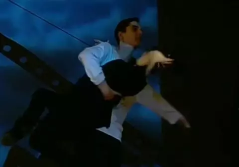 DRAMATISM, SENSIBILITATE şi EMOŢIE! LUMEA SPECTACOLULUI, REVOLUŢIONATĂ de prima COMPANIE DE CIRC AUTOHTONĂ, CIRQUE ETOILE