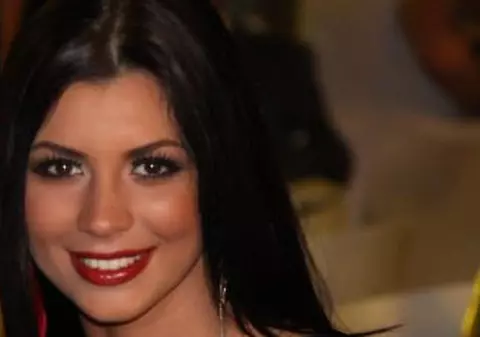IMAGINEA PERFECŢIUNII! O VEDETĂ SUPERBĂ şi-a ARĂTAT FETIŢA de O LUNĂ!