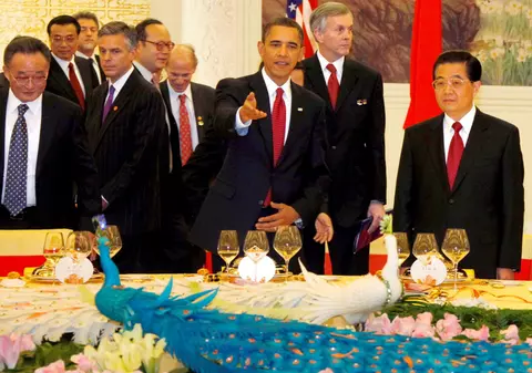 AUSTERITATEA LA CHINEZI, un exemplu de urmat. Au început  cu ÎNALŢII OFICIALI, cărora le-au INTERZIS LUXUL!