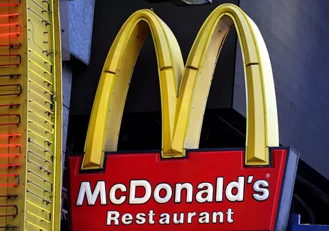 GREȘEALĂ IMENSĂ făcută de McDonald's de sărbători! Angajații companiei AU FOST ULUIȚI când au văzut-o
