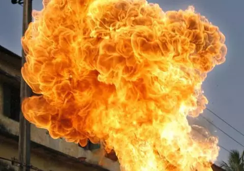 INCENDIU PUTERNIC în Capitală! 8 persoane, INTOXICATE CU FUM | FOTO