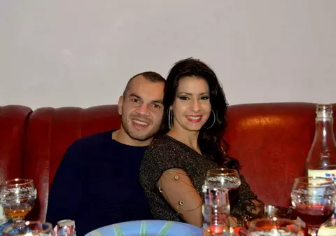 Ionuţ "Pitbull" Atodiresei și soția sa, petrecere în familie, de Crăciun | FOTO