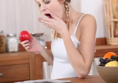 De ce îţi miroase gura urât dimineaţa