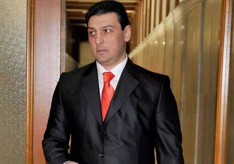 BOMBĂ PENTRU ȘEFUL PARLAMENTARILOR! ZGONEA somat de liderul romilor să supună legea grațierii la vot