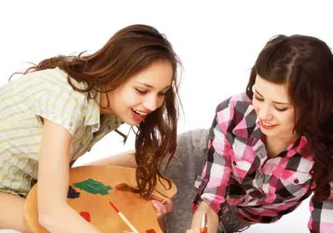 Se fac înscrieri la burse pentru tineri talentaţi, fără posibilităţi financiare