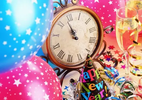 Berbecul ia la rând toate petrecerile din oraş, în timp ce Taurul preferă să stea acasă, cu familia. Vezi cum petrec şi celelalte zodii de Revelion!