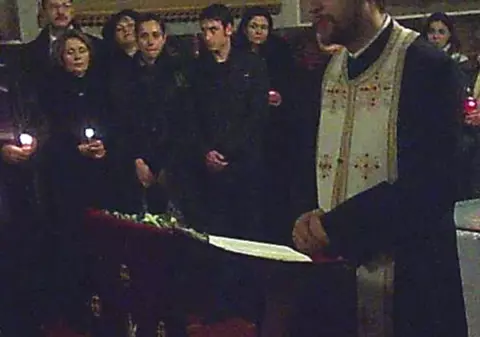 EXCLUSIV | Fiica lui Adrian Iovan, DESFIGURATĂ DE DURERE, în biserică! | FOTO