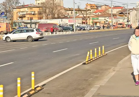 EXCLUSIV | Prostituatele de pe artera Buzeşti-Berzei-Uranus şi-au mărit TARIFELE! Explicaţia lor este de-a dreptul INCREDIBILĂ