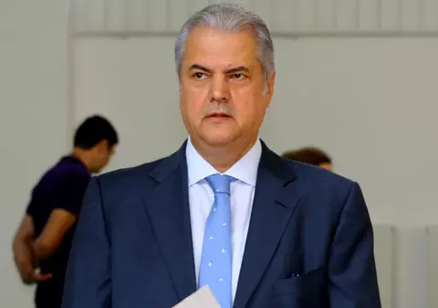 Adrian Năstase, «cazat» într-un spital-penitenciar?